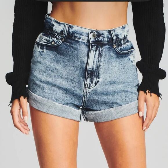 RETROFETE Haisley Denim Short in Sienna Wash Elastic Waist Distressed Acid Wash - Picture 2 of 11